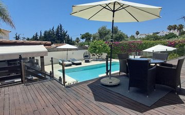 Property slide 32