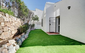 Property slide 18