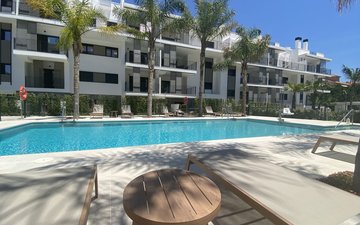 Property slide 32