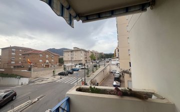 Property slide 32