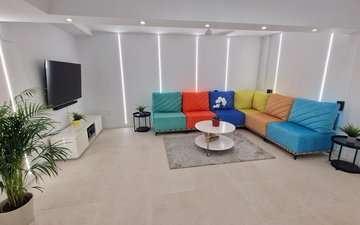 Property slide 32
