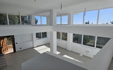 Property slide 32