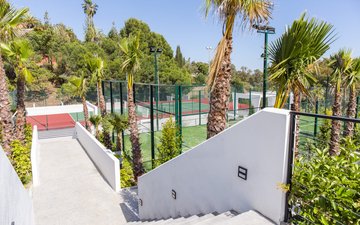 Property slide 32