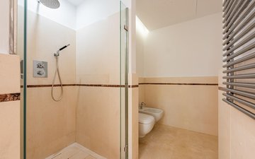 Property slide 32