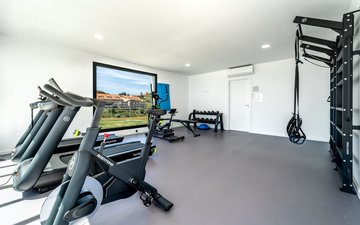 Property slide 32