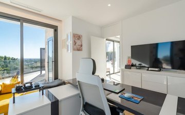 Property slide 20