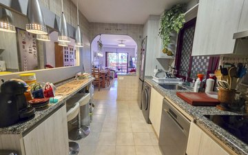 Property slide 32