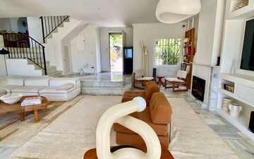 Property slide 10
