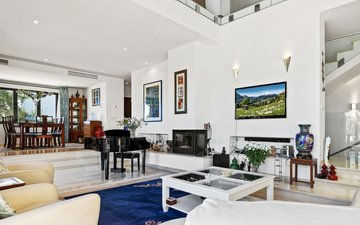 Property slide 10