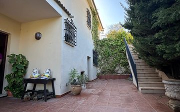 Property slide 25