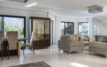 Property slide 17