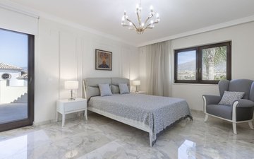 Property slide 44