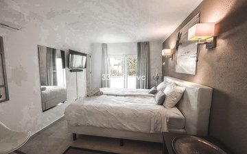 Property slide 25