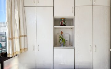 Property slide 21