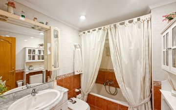 Property slide 32