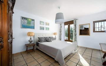 Property slide 14