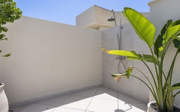 Property slide 32