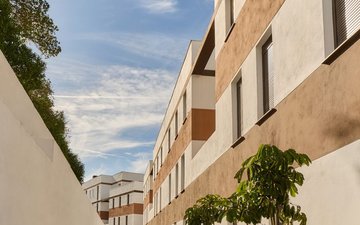 Property slide 32