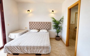 Property slide 44