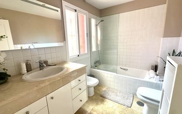 Property slide 16