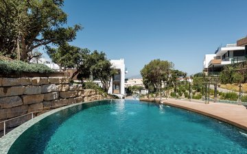 Property slide 25