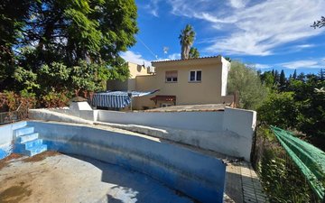 Property slide 32