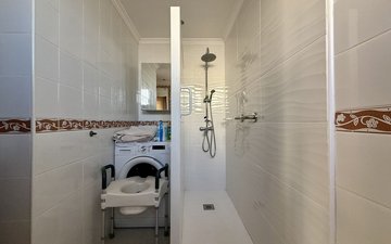 Property slide 32