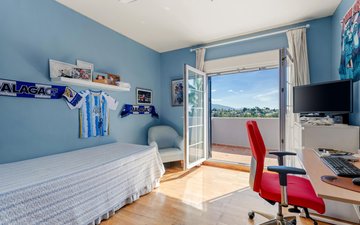 Property slide 25