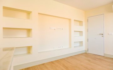 Property slide 44