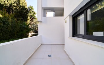 Property slide 16