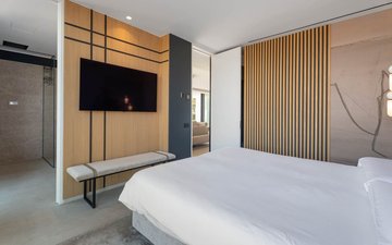 Property slide 17