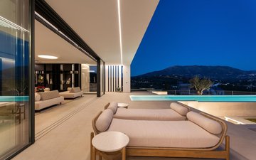 Property slide 80