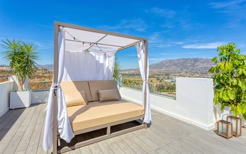 Property slide 32
