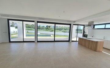Property slide 14