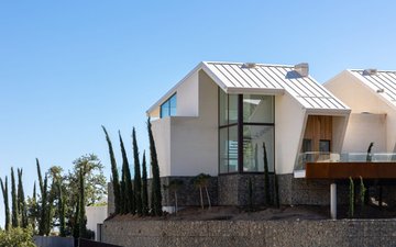 Property slide 17