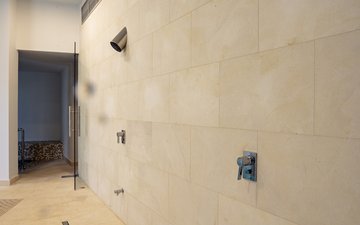 Property slide 84