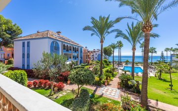 Slajd nieruchomości 42