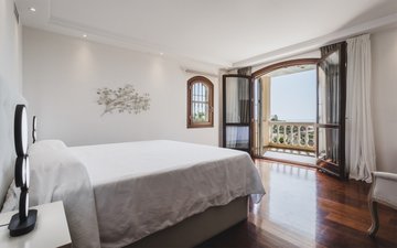 Property slide 18