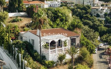Property slide 32