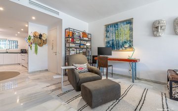 Property slide 18