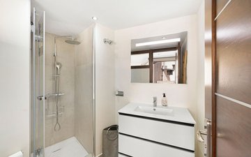 Property slide 25