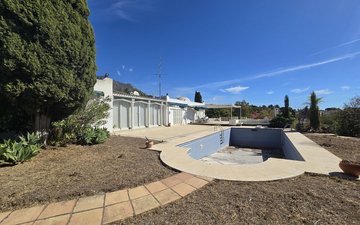 Property slide 25
