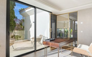Property slide 18