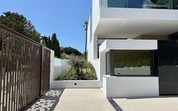 Property slide 10
