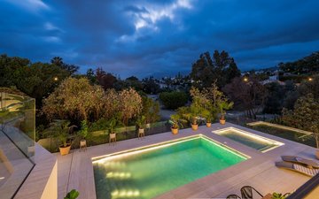 Property slide 32