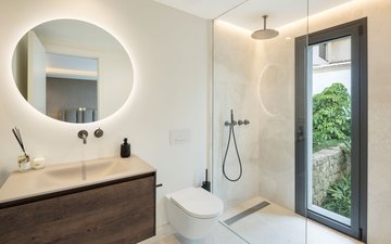 Property slide 16