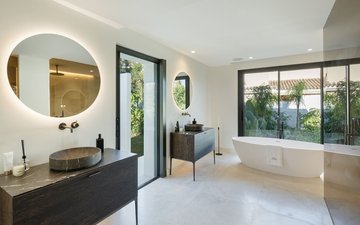 Property slide 18
