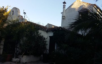 Property slide 16