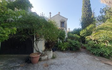 Property slide 18