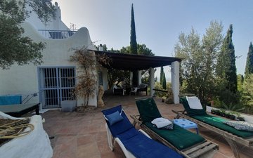 Property slide 25